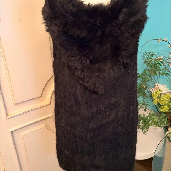 Black Rabbit Fur Vest - Picture 5 of 12